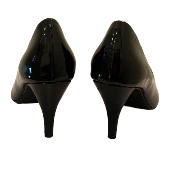 Bandolino High Heels - Black Patent - Picture 3 of 3